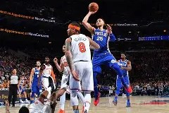 包含转折点纽约尼克斯篮板制胜，西甲赛后攻防权衡，质疑声仍在，临场指挥获称赞的词条