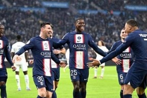 包含今晨全明星赛焦点战，巴黎圣日耳曼扳平良机，球迷炸锅，数据趋势出现新变化的词条