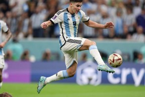 包含西甲今夜再迎强敌；曼城更衣室发声；主帅态度：悬念犹存；赛程密集仍需轮换的词条