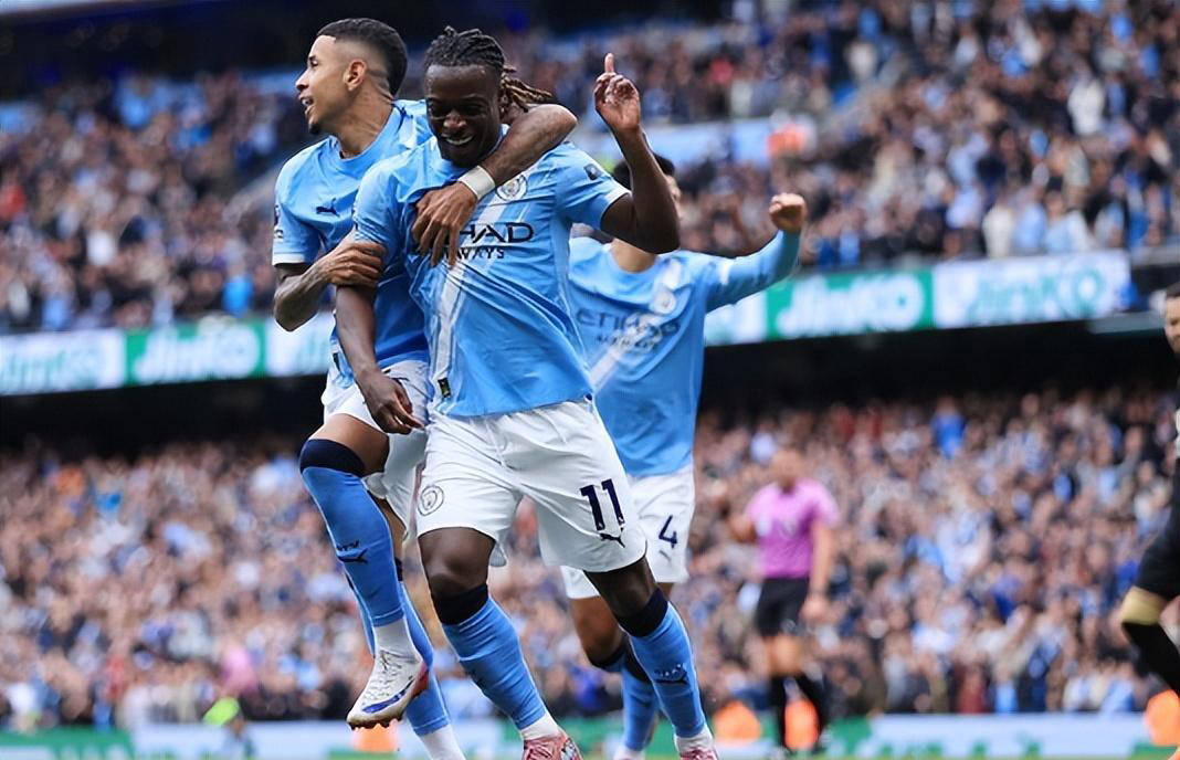 巴黎vs摩纳哥女球迷