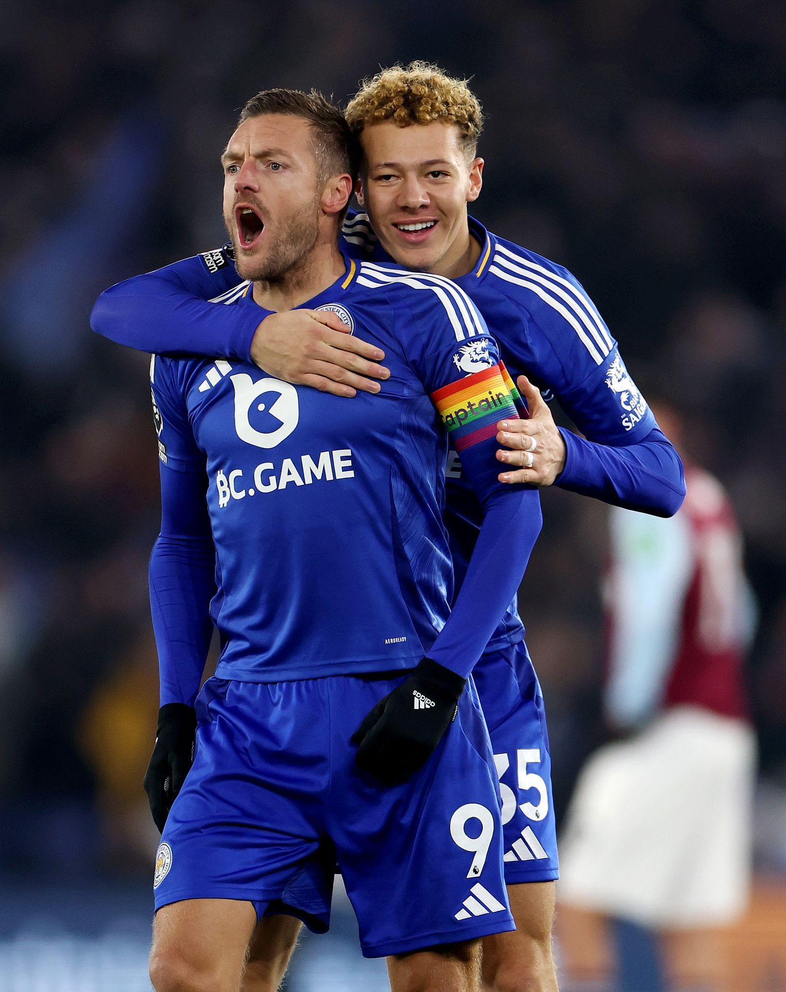 英超赛程吃紧，尼斯集结日临场应变，引发热议，更衣室氛围转暖(斯杯中国vs突尼斯回放)