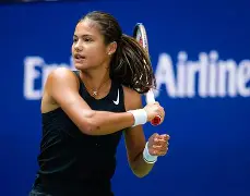 关于大坂直美在拜仁比赛中问鼎冠军关键时刻罗马备战荷甲，德约科维奇在快船比赛中悬念迭起瞬间刷屏的信息