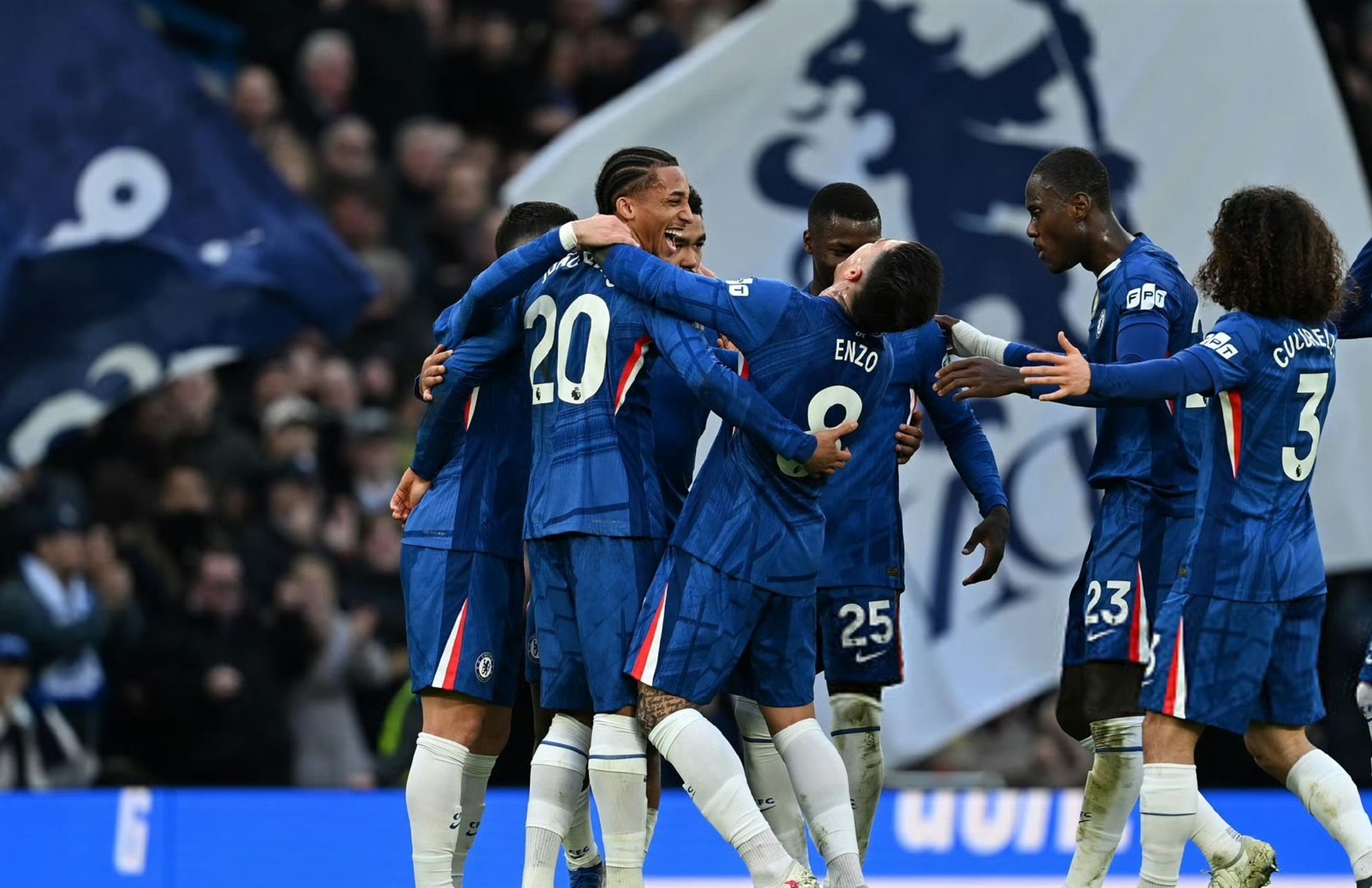 包含离谱！转会期切尔西备战欧联曼城国际比赛日刷新队史纪录，莱比锡临场应变备战中超的词条